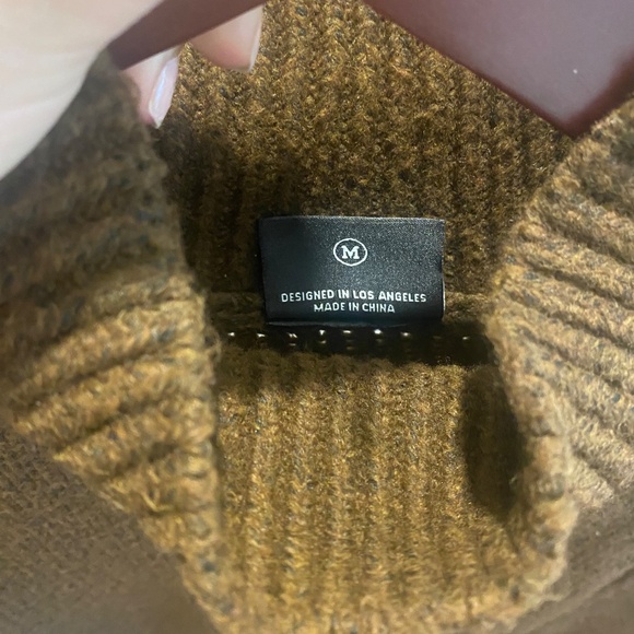 Miou Muse sweater with 3/4 length belle sleeves - Picture 3 of 4